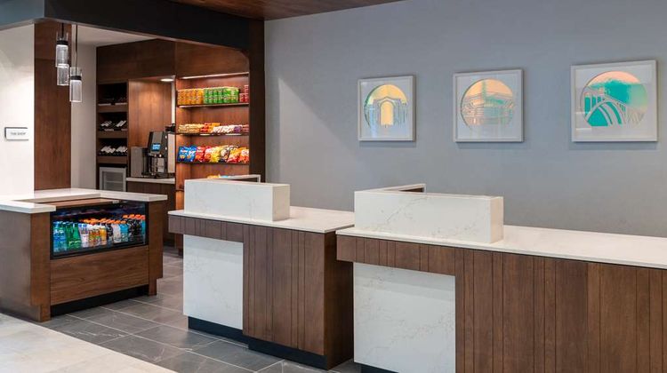 Hilton Garden Inn Arlington Courthouse Lobby