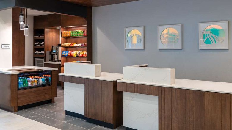 <b>Hilton Garden Inn Arlington Courthouse Lobby</b>. Images powered by <a href="https://iceportal.shijigroup.com/" title="IcePortal" target="_blank">IcePortal</a>.