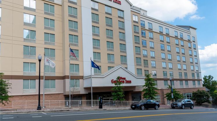 Hilton Garden Inn Arlington Courthouse Exterior