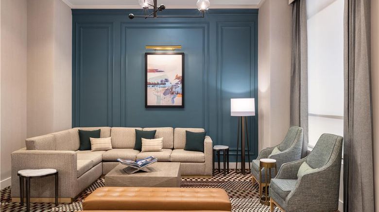 <b>Hilton Garden Inn-Arlington/Shirlington Lobby</b>. Images powered by <a href="https://iceportal.shijigroup.com/" title="IcePortal" target="_blank">IcePortal</a>.