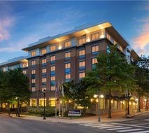 Hilton Garden Inn-Arlington/Shirlington Exterior