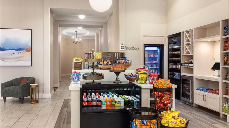 <b>Hilton Garden Inn-Arlington/Shirlington Restaurant</b>. Images powered by <a href="https://iceportal.shijigroup.com/" title="IcePortal" target="_blank">IcePortal</a>.