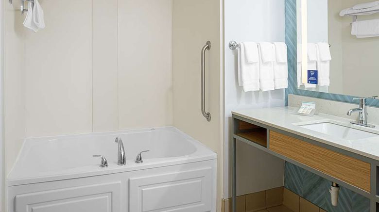 <b>Hilton Garden Inn Fredericksburg Room</b>. Images powered by <a href="https://iceportal.shijigroup.com/" title="IcePortal" target="_blank">IcePortal</a>.