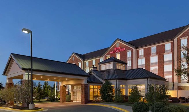Hilton Garden Inn Fredericksburg Exterior