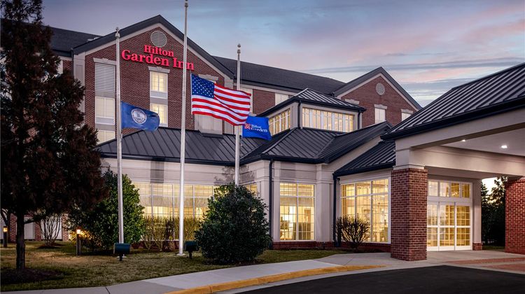 Hilton Garden Inn Fredericksburg Exterior