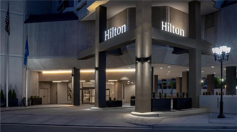 <b>Hilton Arlington National Landing Exterior</b>. Images powered by <a href="https://iceportal.shijigroup.com/" title="IcePortal" target="_blank">IcePortal</a>.