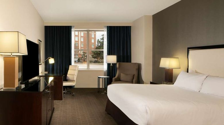 <b>Hilton Alexandria Old Town Room</b>. Images powered by <a href="https://iceportal.shijigroup.com/" title="IcePortal" target="_blank">IcePortal</a>.