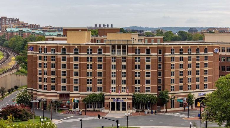 <b>Hilton Alexandria Old Town Exterior</b>. Images powered by <a href="https://iceportal.shijigroup.com/" title="IcePortal" target="_blank">IcePortal</a>.