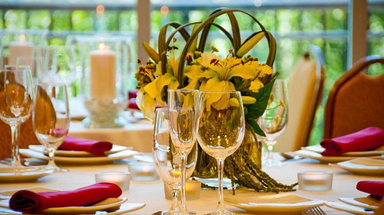 <b>Hilton Garden Inn-Rockville/Gaithersburg Restaurant</b>. Images powered by <a href="https://iceportal.shijigroup.com/" title="IcePortal" target="_blank">IcePortal</a>.