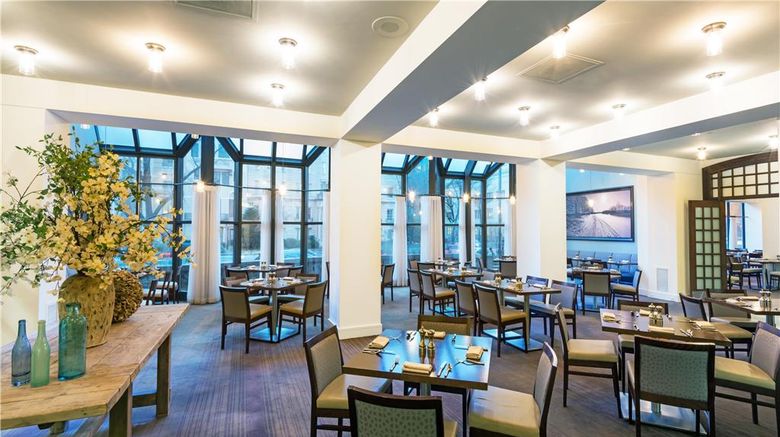 <b>Capital Hilton Restaurant</b>. Images powered by <a href="https://iceportal.shijigroup.com/" title="IcePortal" target="_blank">IcePortal</a>.