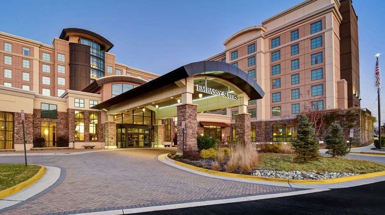 Embassy Suites by Hilton Springfield Exterior