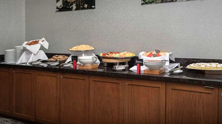 <b>Embassy Suites by Hilton Springfield Restaurant</b>. Images powered by <a href="https://iceportal.shijigroup.com/" title="IcePortal" target="_blank">IcePortal</a>.