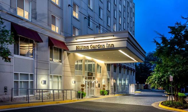 Hilton Garden Inn Tysons Corner Exterior