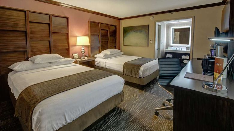 <b>DoubleTree by Hilton Decatur Riverfront Room</b>. Images powered by <a href="https://iceportal.shijigroup.com/" title="IcePortal" target="_blank">IcePortal</a>.