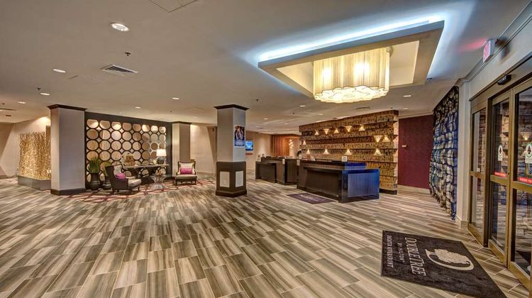 DoubleTree by Hilton Decatur Riverfront Lobby