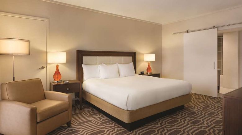 <b>Hilton Boston/Dedham Room</b>. Images powered by <a href="https://iceportal.shijigroup.com/" title="IcePortal" target="_blank">IcePortal</a>.