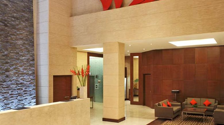 <b>Hilton Garden Inn New Delhi/Saket Lobby</b>. Images powered by <a href="https://iceportal.shijigroup.com/" title="IcePortal" target="_blank">IcePortal</a>.