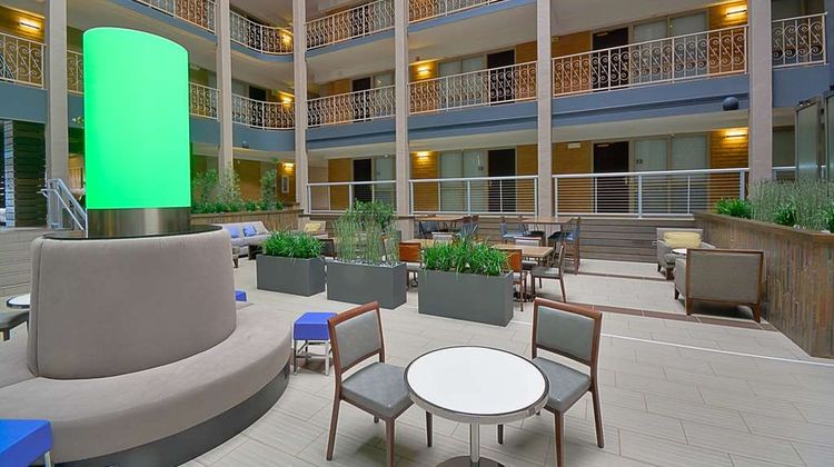 Embassy Suites Denver-Stapleton Lobby