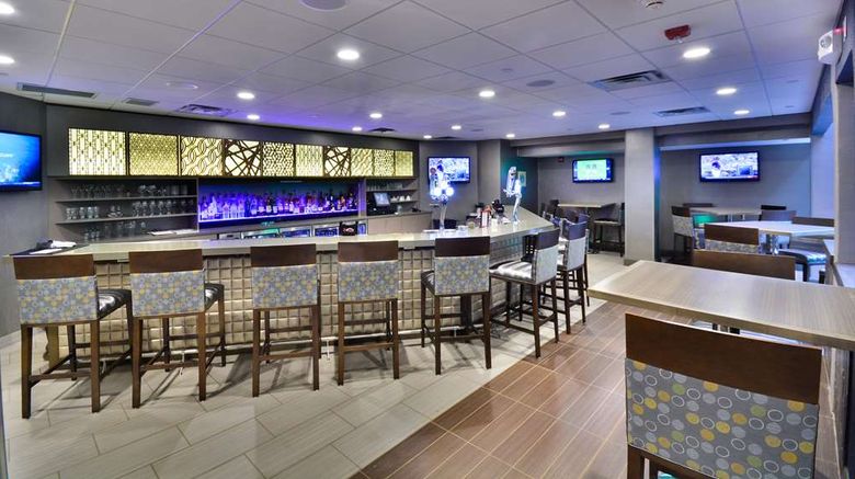 <b>Embassy Suites Denver-Stapleton Restaurant</b>. Images powered by <a href="https://iceportal.shijigroup.com/" title="IcePortal" target="_blank">IcePortal</a>.