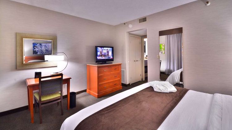 Embassy Suites Denver-Stapleton Room