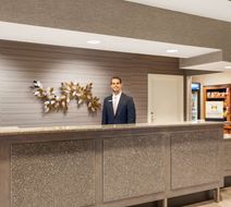 Hampton Inn & Suites Denver Cherry Creek Lobby