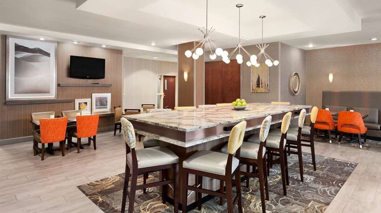 Hampton Inn & Suites Denver Cherry Creek Lobby
