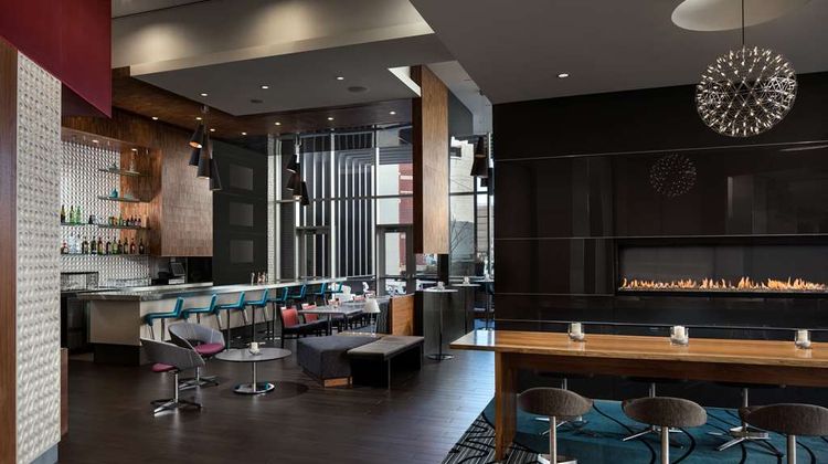 Hampton Inn & Suites-Downtown Conv Ctr Lobby