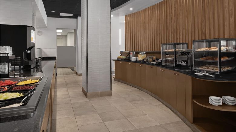 <b>Hilton Garden Inn Denver Downtown Restaurant</b>. Images powered by <a href="https://iceportal.shijigroup.com/" title="IcePortal" target="_blank">IcePortal</a>.