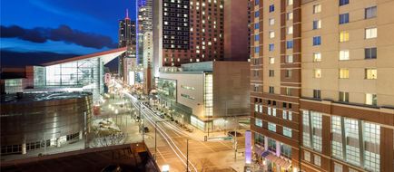 Hilton Garden Inn Denver Downtown Exterior