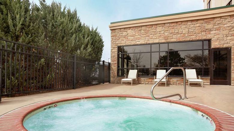 <b>Embassy Suites Denver Intl Airport Spa</b>. Images powered by <a href="https://iceportal.shijigroup.com/" title="IcePortal" target="_blank">IcePortal</a>.