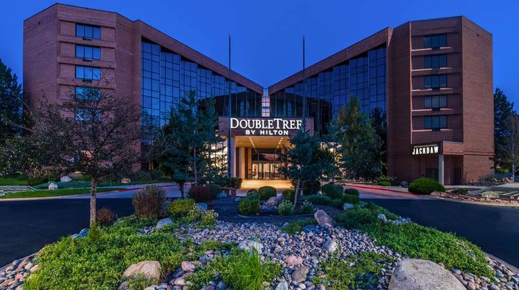 DoubleTree by Hilton Denver Aurora Exterior