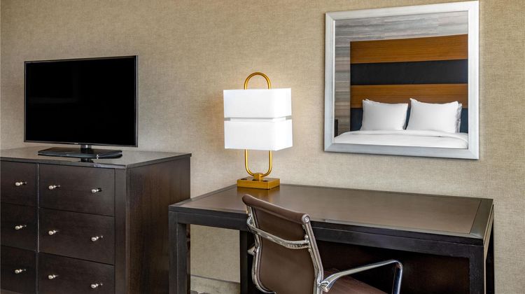 DoubleTree by Hilton Denver Aurora Room
