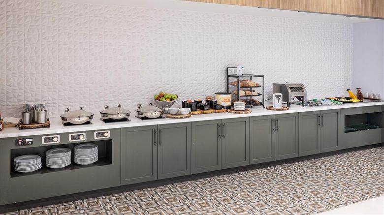 <b>Hilton Garden Inn Denver Tech Center Restaurant</b>. Images powered by <a href="https://iceportal.shijigroup.com/" title="IcePortal" target="_blank">IcePortal</a>.