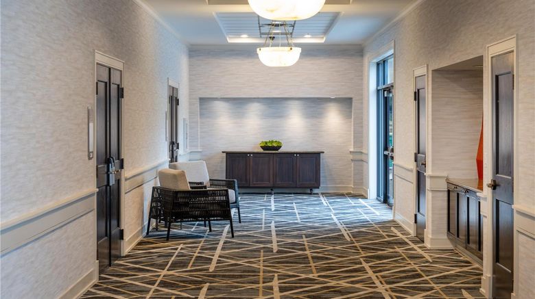 <b>Hilton Garden Inn Denver Tech Center Lobby</b>. Images powered by <a href="https://iceportal.shijigroup.com/" title="IcePortal" target="_blank">IcePortal</a>.