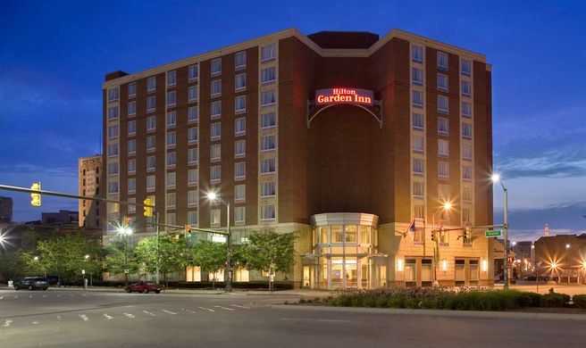 Hilton Garden Inn Detroit Downtown Exterior