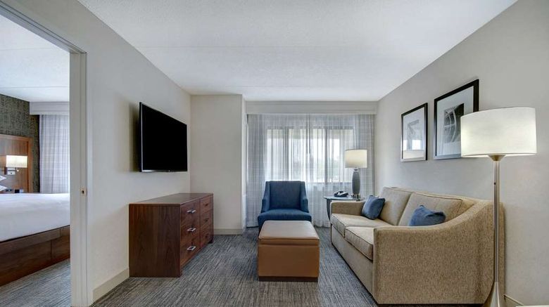 <b>Embassy Suites Detroit Metro Airport Room</b>. Images powered by <a href="https://iceportal.shijigroup.com/" title="IcePortal" target="_blank">IcePortal</a>.