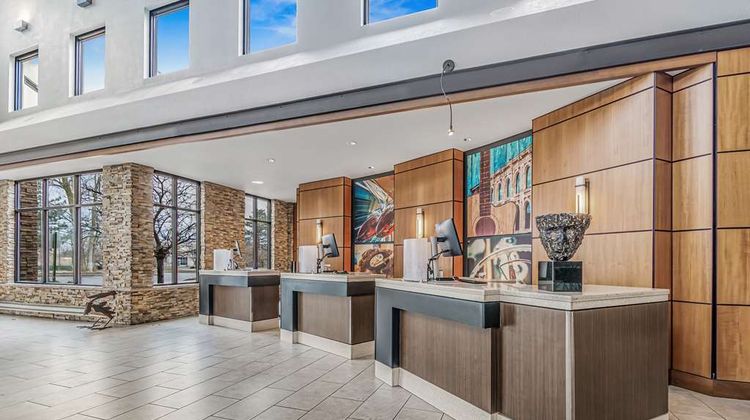 Embassy Suites Detroit Metro Airport Lobby