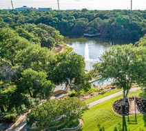 Hilton DFW Lakes & Conference Center Exterior