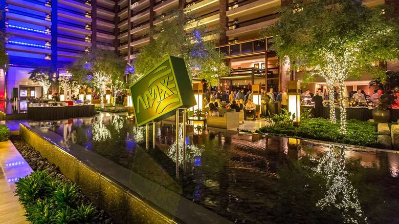 <b>Hilton Anatole Lobby</b>. Images powered by <a href="https://iceportal.shijigroup.com/" title="IcePortal" target="_blank">IcePortal</a>.