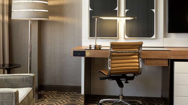 DoubleTree Hotel Dallas-Campbell Centre Room