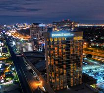 DoubleTree Hotel Dallas-Campbell Centre Exterior