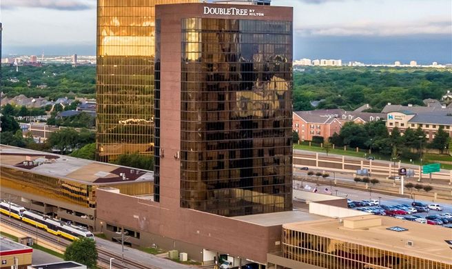 DoubleTree Hotel Dallas-Campbell Centre Exterior