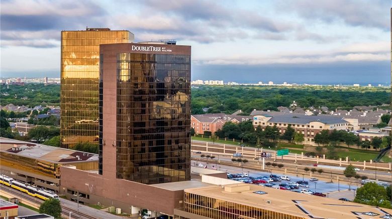 <b>DoubleTree Hotel Dallas-Campbell Centre Exterior</b>. Images powered by <a href="https://iceportal.shijigroup.com/" title="IcePortal" target="_blank">IcePortal</a>.
