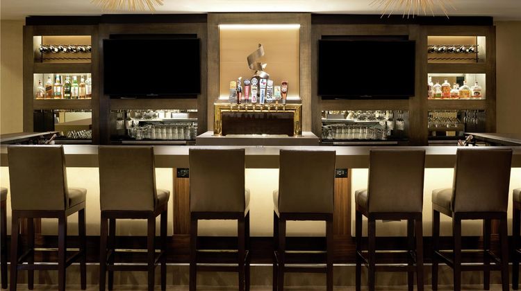 DoubleTree Hotel Dallas-Campbell Centre Lobby