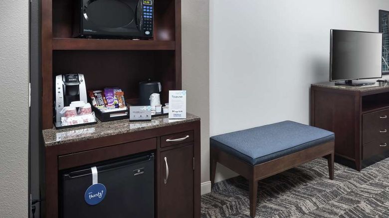 <b>Hilton Garden Inn DFW North Grapevine Room</b>. Images powered by <a href="https://iceportal.shijigroup.com/" title="IcePortal" target="_blank">IcePortal</a>.