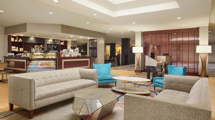 DoubleTree by Hilton DFW Airport North Lobby