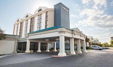 DoubleTree by Hilton DFW Airport North