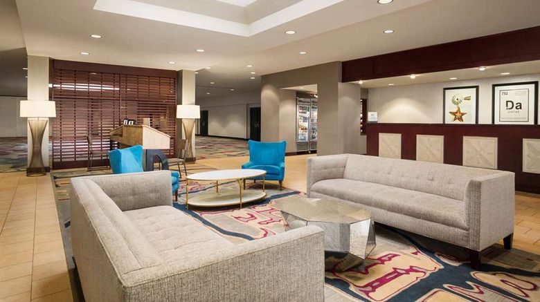 <b>DoubleTree by Hilton DFW Airport North Lobby</b>. Images powered by <a href="https://iceportal.shijigroup.com/" title="IcePortal" target="_blank">IcePortal</a>.