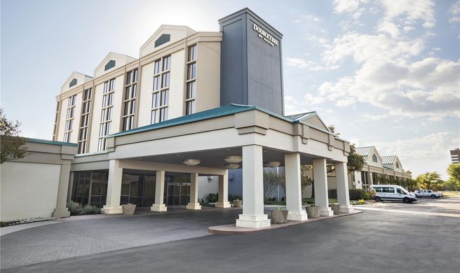 DoubleTree by Hilton DFW Airport North Exterior