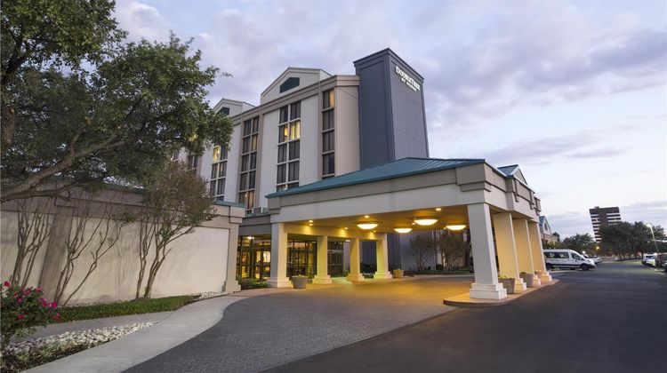 DoubleTree by Hilton DFW Airport North Exterior